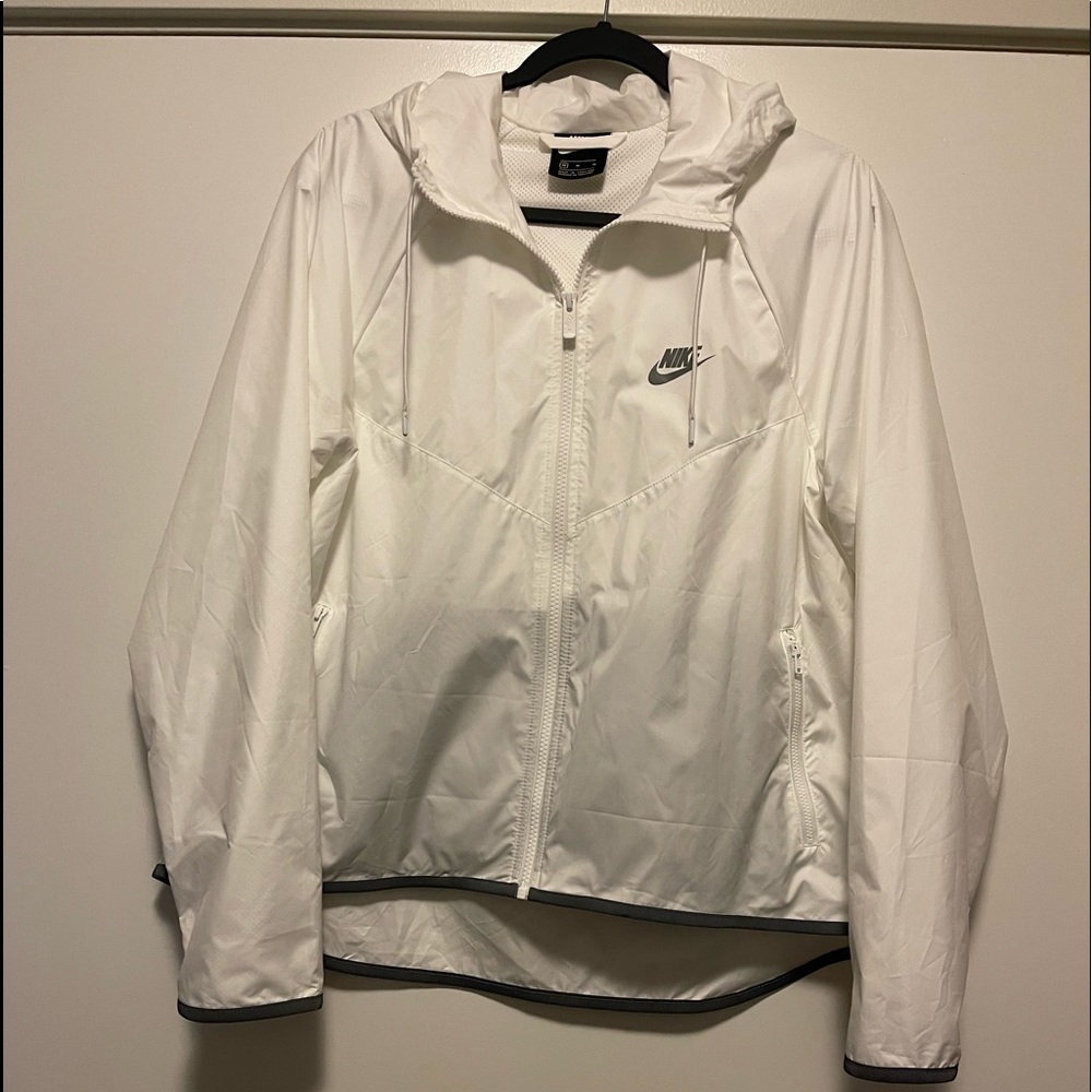 Nike high low wind breaker with hood